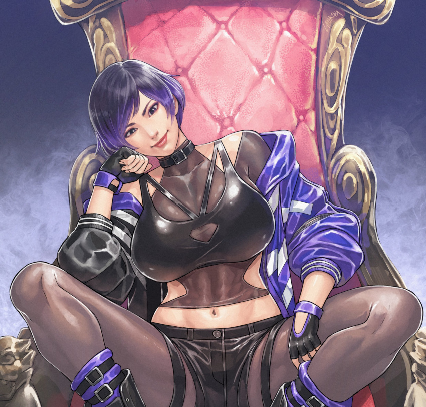 1girl 诱人的alternate_breast_size sports_female big_breasts black_and_purple_hair chair choker cirenk Collar Commission_art Female_abs Female_focus Female_only fit_female grin Jack Midriff namco Purple_eyes Purple_hair Purple_jacket reina_(tekken) Short_hair 坐得意洋洋 smug_face spread_legs tekken tekken_8 王座