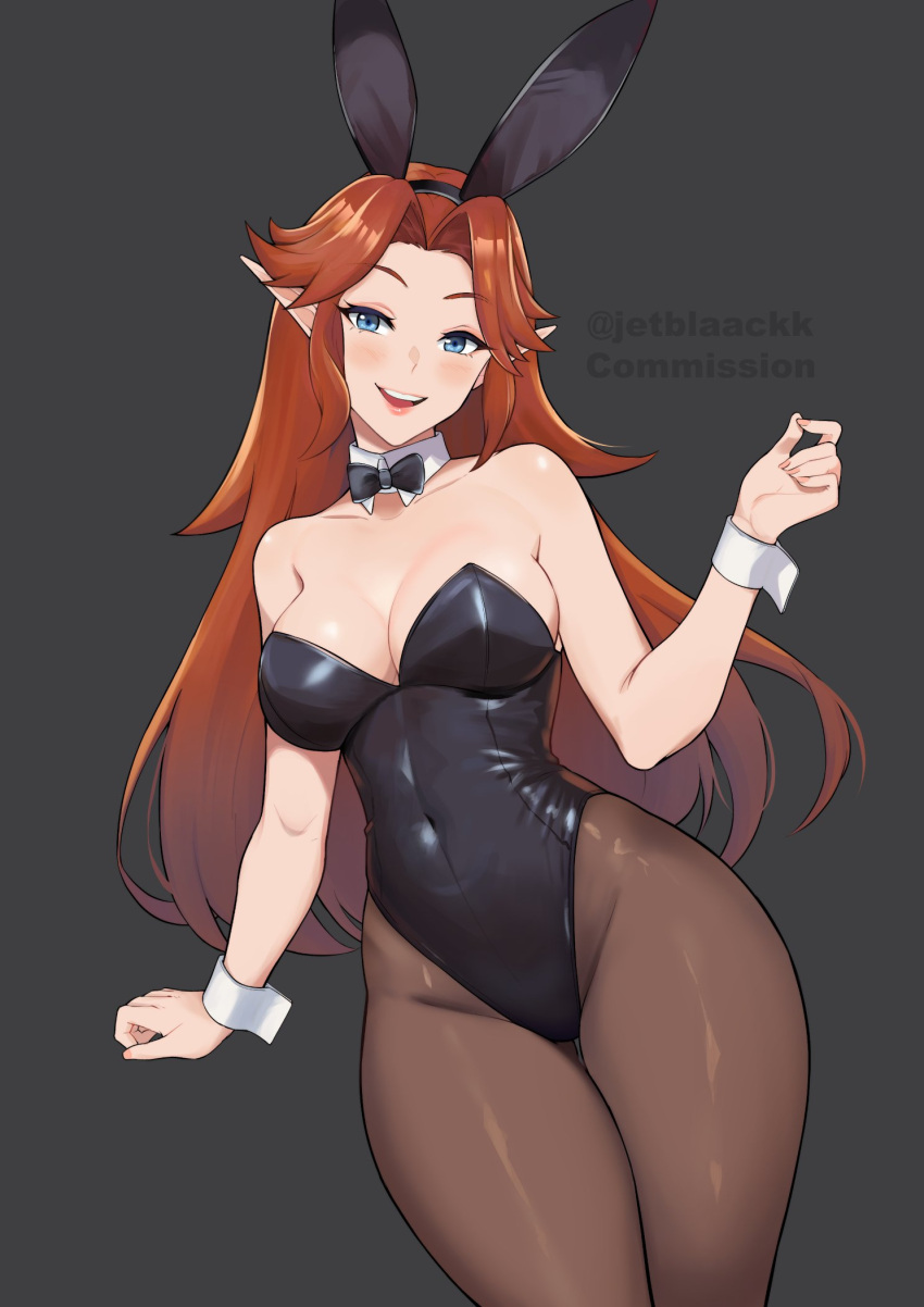 1girl 1girl 诱人 动物耳朵 大乳房 黑色蝴蝶结 黑色领结 黑色紧身衣 蓝眼睛 腮红 蝴蝶结 领结 棕色头发 棕色连裤袜 佣金 遮住肚脐 分离衣领 假动物耳朵 指甲 臀褶 灰色背景 腹股沟 毛发插入 举手 高分辨率 高腿 高腿紧身衣 jetblaackk 紧身衣 长发 看着观众 马龙 任天堂 张嘴 连裤袜 花花公子兔子 尖耳朵 兔子耳朵 简单背景 微笑 无肩带 无肩带紧身衣 牙齿 塞尔达传说 塞尔达传说：时之笛 大腿间隙 仅上牙齿 白色腕袖 腕袖